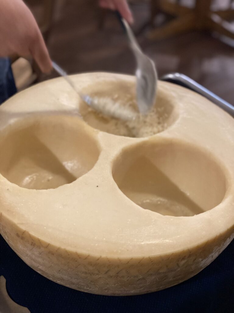 The Mana village Azzurrissimoの夕食(仁井田米のトリュフリゾット) /Dinner at The Mana Village Kochi (truffe risotto)