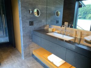 湖畔遊　mackintosh パウダールーム