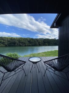 湖畔遊　mackintosh 部屋のテラス