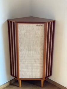 湖畔遊 マッキントッシュスイート｜英国Tannoyスピーカーで楽しむ音楽体験/ Tannoy speakers in the Macintosh Suite at Kohanyu｜High-quality British audio experience