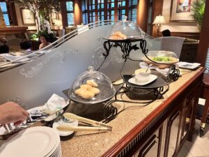 エクシブ軽井沢サンクチュアリの朝食サービス/Exiv Karuizawa Sanctuary Lounge Breakfast
