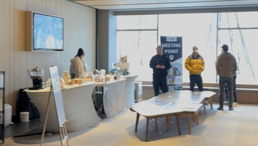 雪ニセコのスキーバレーラウンジ Setsu Niseko ski valet lounge