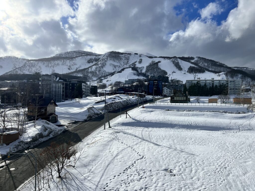 雪ニセコ客室からの景色 グランヒラフのスキー場ビュー Setsu Niseko room view Grand Hirafu