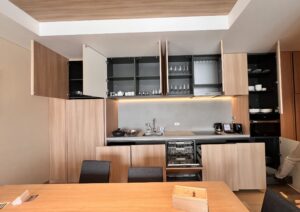 雪ニセコ 2ベッドルームのキッチン Setsu Niseko kitchen with dishwasher